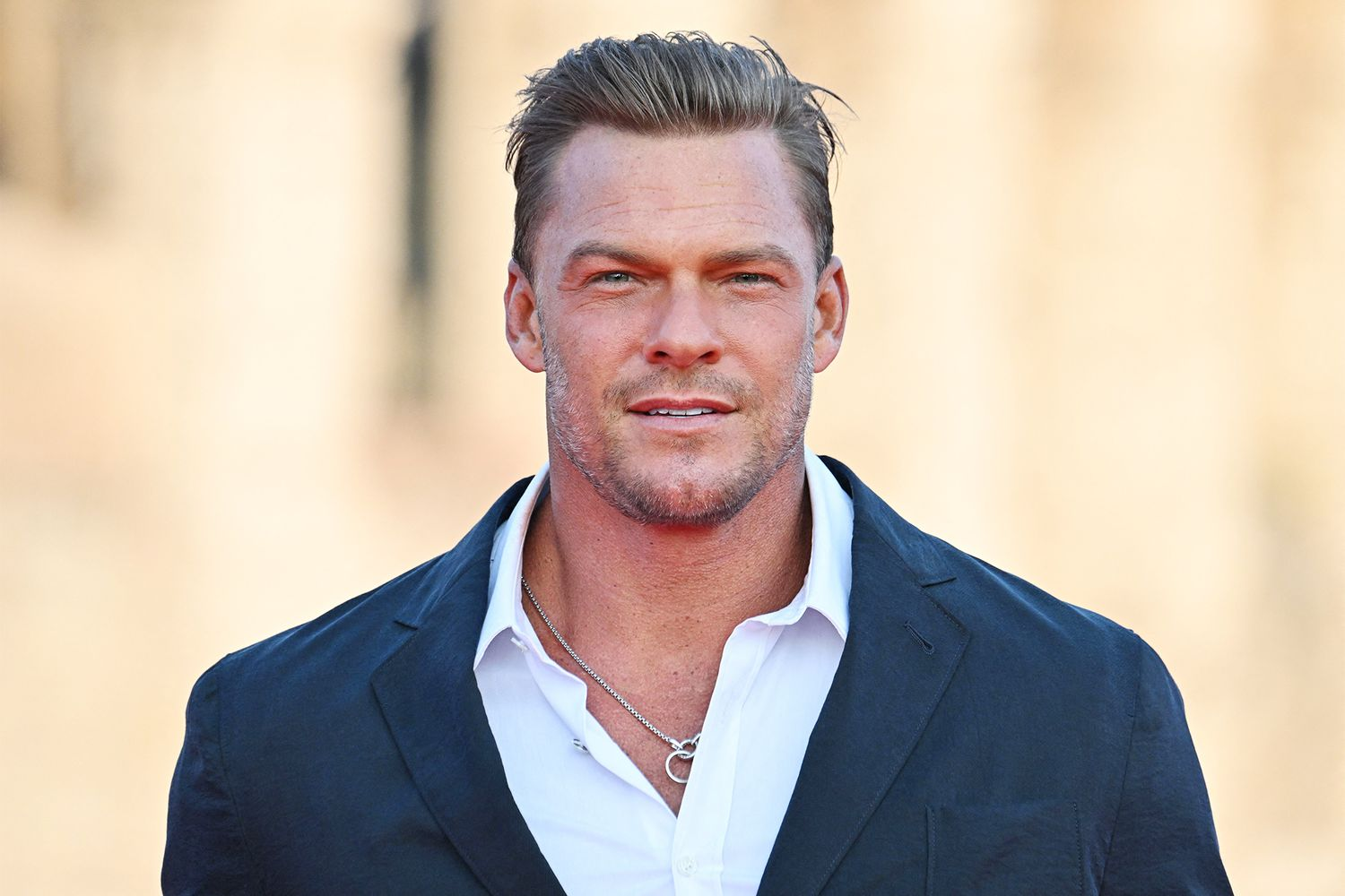 Alan Ritchson Biography: Movies, Net Worth, Age, Wiki, Wife, TV Shows, Children, Height, Photos