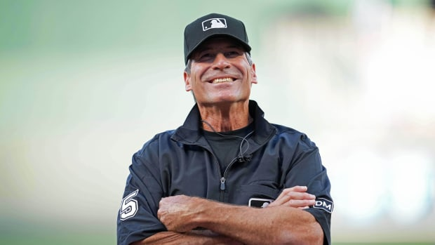 Angel Hernandez Biography: Age, Parents, Net Worth, Children, Career, Height, Wife, Nationality