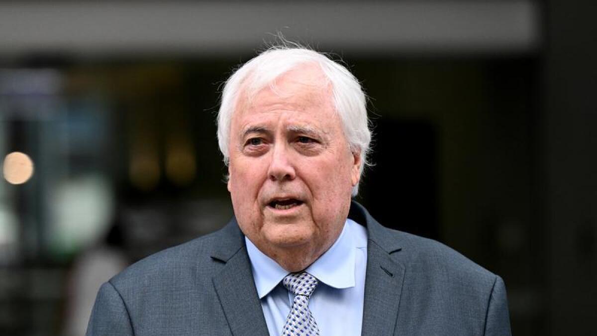 Clive Palmer Biography: Net Worth, Age, Parents, Children, Wife, Contact, Golf, Yacht, Party