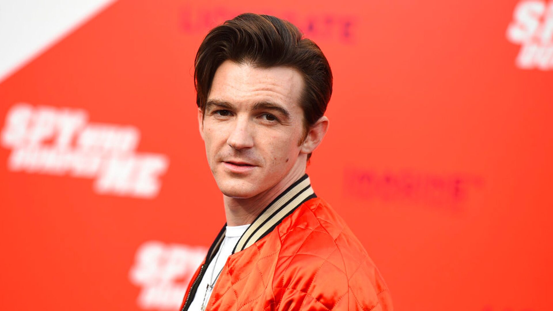 Drake Bell Biography: Age, Net Worth, Songs, YouTube, Girlfriend, Wife, Height, Spouse
