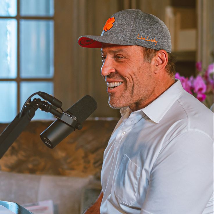 Tony Robbins Biography: Age, Net Worth, Spouse, Parents, Career, Books, Awards