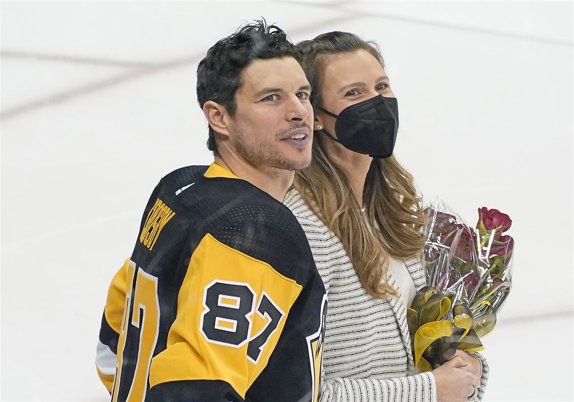 Who is Kathy Leutner?  Sidney Crosby's Wife Biography: Height, Age, Parents, Net Worth, Photos, Wikipedia
