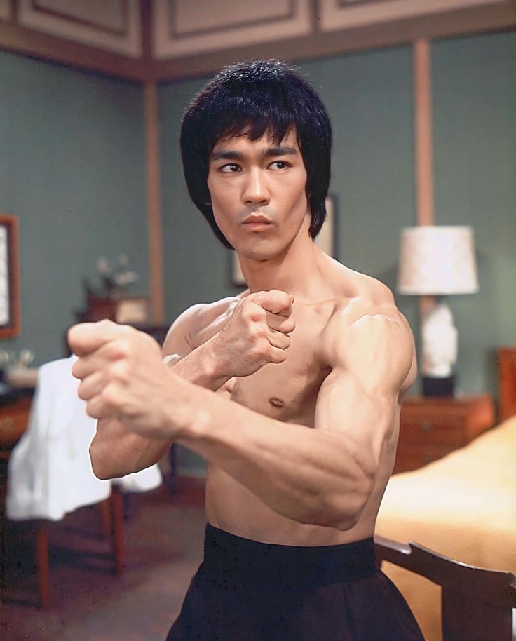 Bruce Lee Biography: Age, Net Worth, Wife, Children, Parents, Career, Movies, Awards, Wikipedia, Pictures, Death
