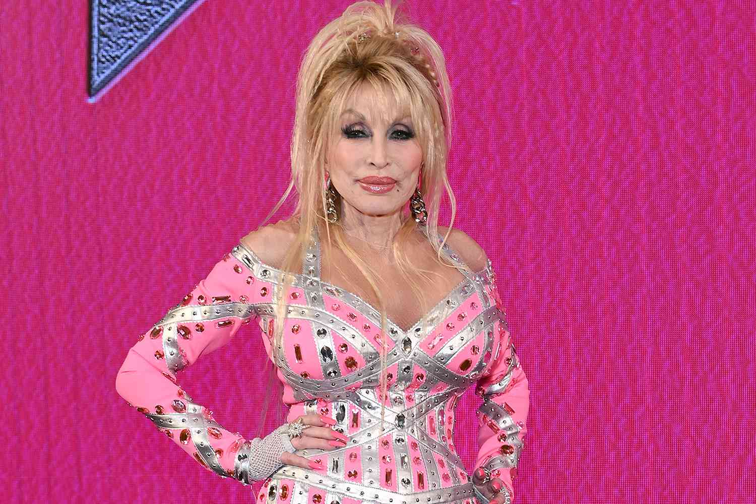 Dolly Parton Biography: Husband, Age, Songs, Net Worth, Children, Siblings, Movies