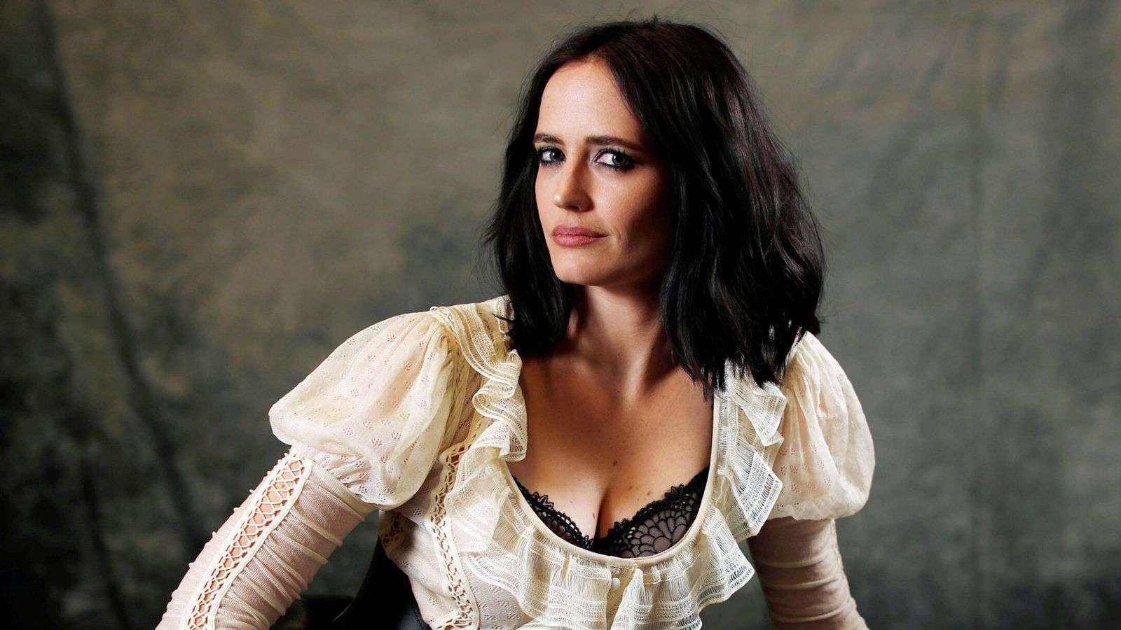 Eva Green Biography: Movies and TV Shows, Husband, Net Worth, Age, Parents, Instagram, Family