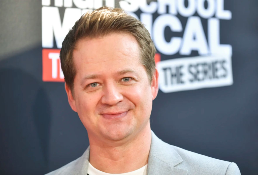 Jason Earles Biography: Age, Net Worth, Movies, Wife, Wiki, Height, Parents, Spouse