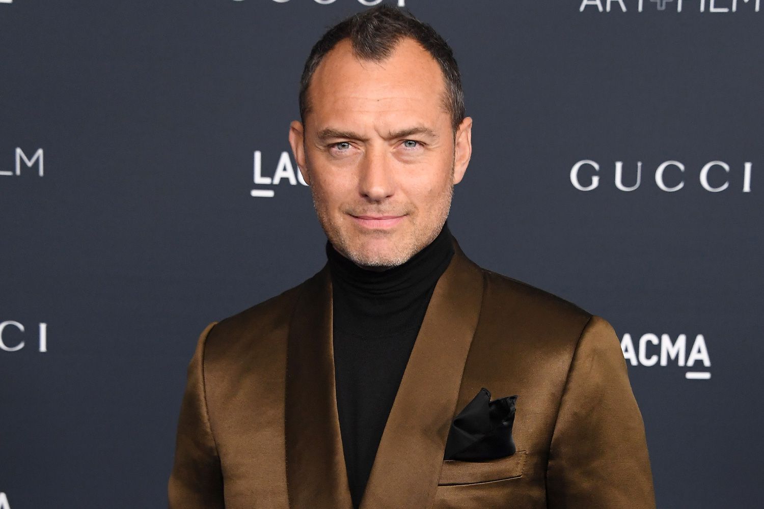 Jude Law Biography: Wife, Movies, Age, Children, Net Worth, TV Shows, Instagram, Siblings, Height, Nationality