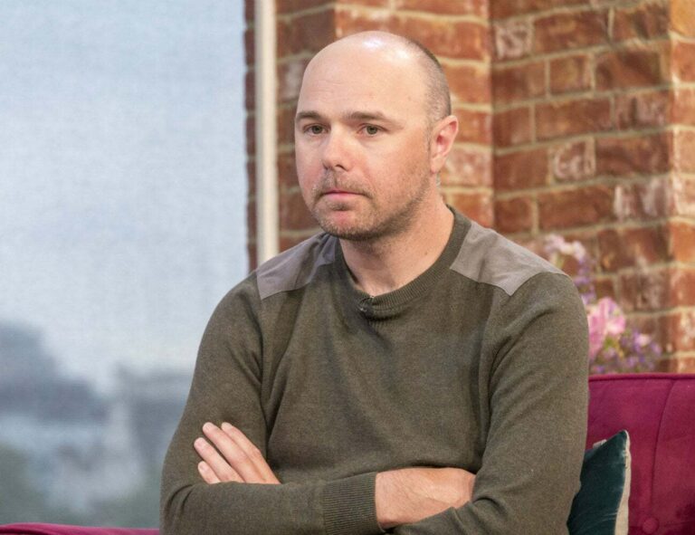 Karl Pilkington Biography: Net Worth, Wife, Age, TV Shows, Books, IMDb, Siblings, Parents