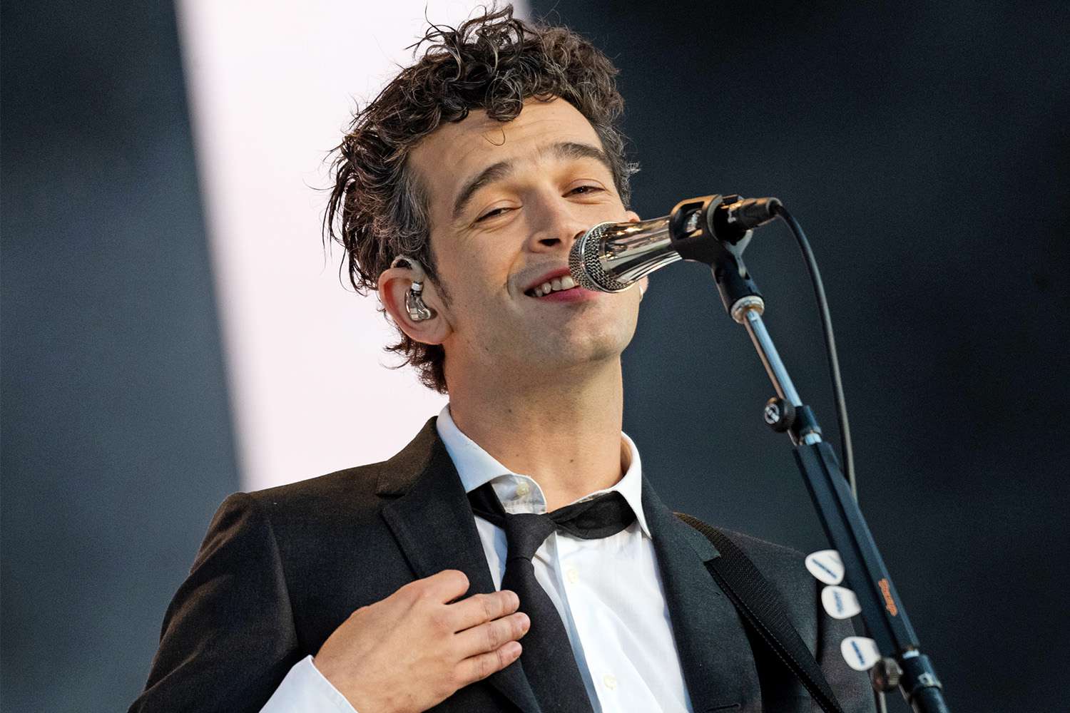 Matty Healy Biography: Age, Net Worth, Songs, Wiki, Girlfriend, Instagram, Pictures