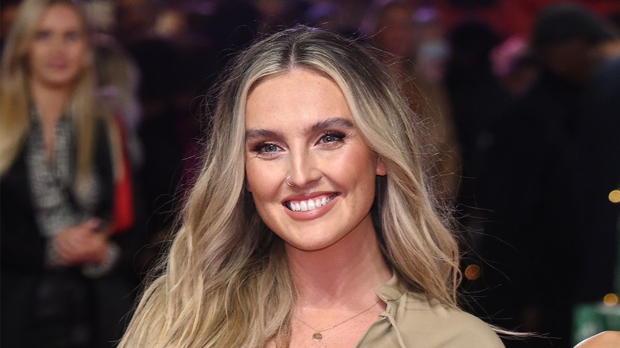 Perrie Edwards Biography: Net Worth, Songs, Age, Parents, Height, Wiki, Siblings, Husband, Children, Pictures