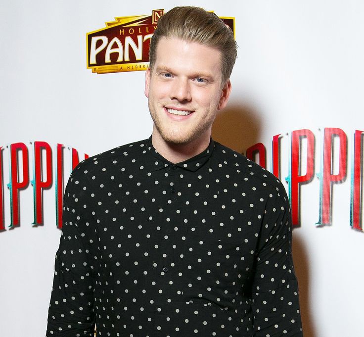 Scott Hoying Biography: Age, Net Worth, Wife, Parents, Siblings, Career, Awards, Wiki, Pictures