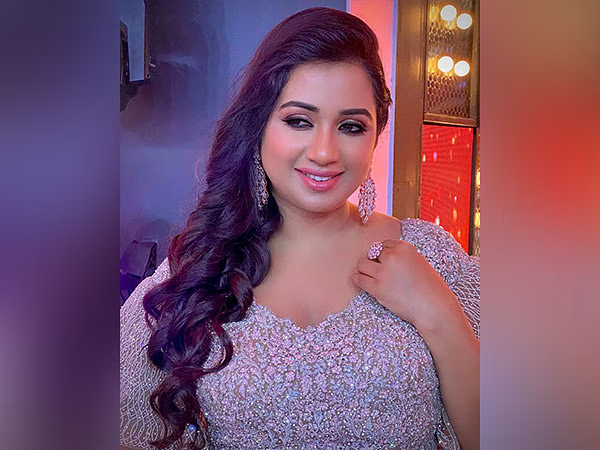 Shreya Ghoshal Biography: Net Worth, Spouse, Age, Height, Songs, Awards, Parents, Nationality