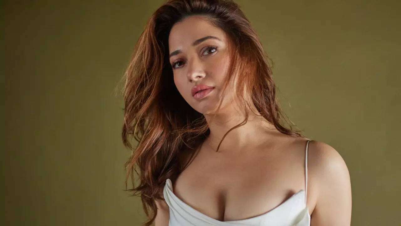 Tamanna Bhatia Biography: Movies, Parents, Age, Height, Net Worth, Instagram, Spouse, Siblings
