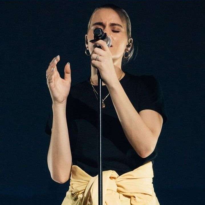 Taya Smith Biography: Age, Net Worth, Parents, Siblings, Husband, Height, Instagram, Songs, Wiki