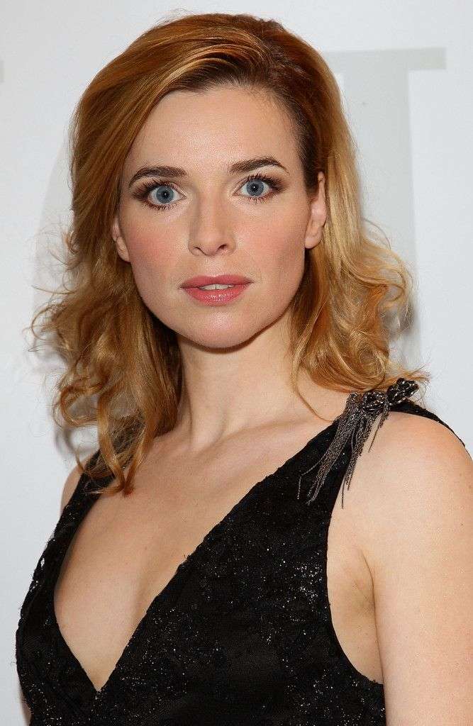 Thekla Reuten Biography: Age, Net Worth, Full Name, Height, Parents, Children, Movies, Instagram, Siblings, Spouse