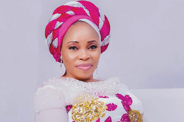 Tope Alabi Biography: Age, Songs, Husband, Net Worth, Children, Phone Number, Albums