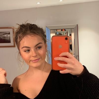 Adrian Chiles’ daughter Sian Mary Chiles Biography: Age, Net Worth, Instagram, Spouse, Height, Wiki, Parents, Siblings