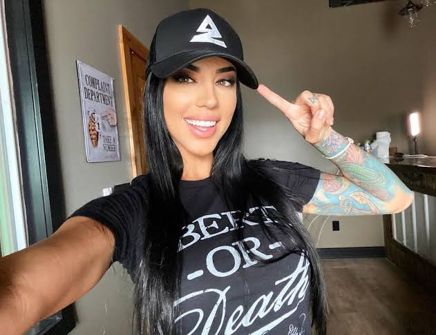 Alex Zedra Biography: Parents, Children, Age, Net Worth, Boyfriend, YouTube, Siblings, Photos, Family