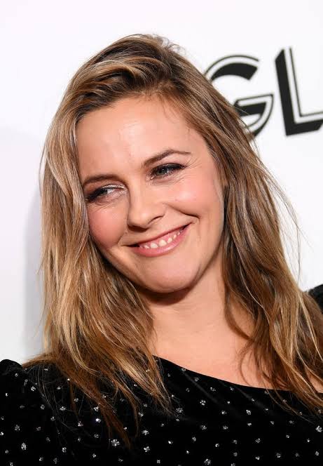 Alicia Silverstone Biography: Facts, IMDB, Movies, Awards, Son, Spouse, Parents, Career, Siblings