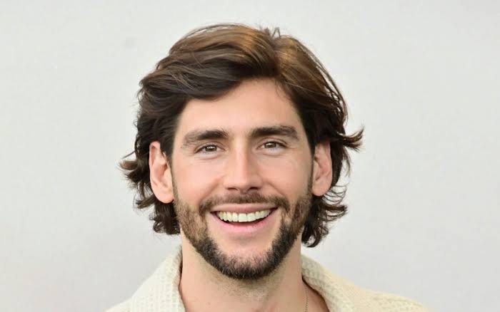 Alvaro Soler Biography: Age, Net Worth, Instagram, Spouse, Height, Wiki, Parents, Siblings, Awards, Songs