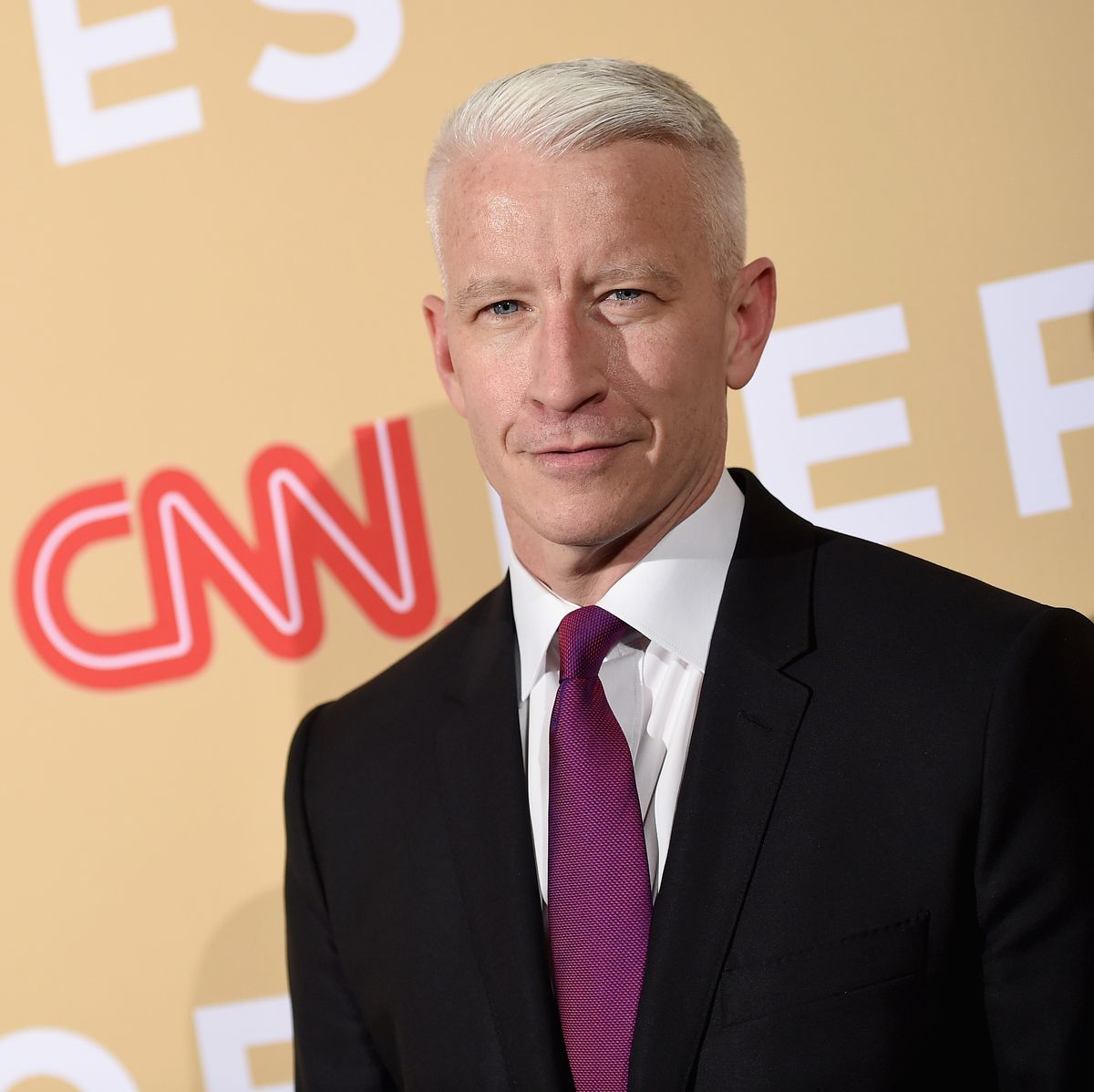 Anderson Cooper Biography: Net Worth, Partner, Age, Children, Siblings, Wife, Salary, Height, Instagram