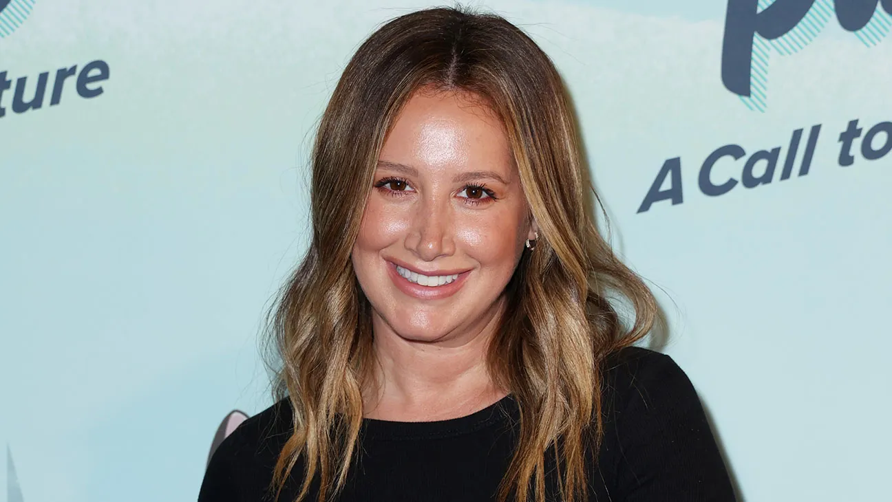 Ashley Tisdale Biography: Age, Height, Net Worth, Movies, Instagram, Husband, Children, Siblings, Parents