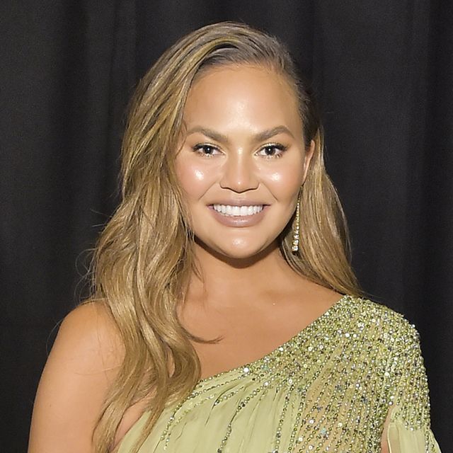 Chrissy Teigen Biography: Net Worth, Husband, Age, Height, Instagram, Spouse, Parents, Books