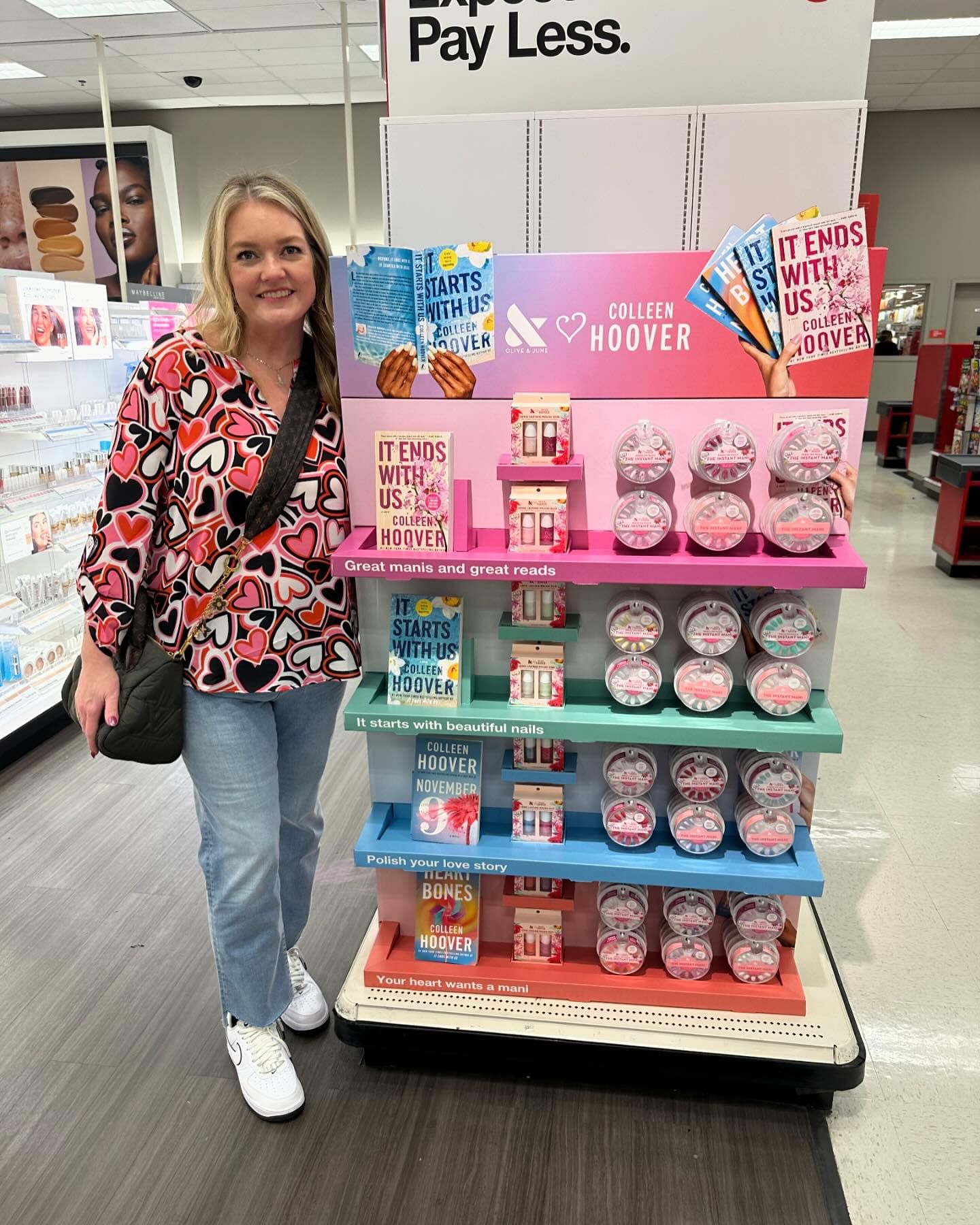 Colleen Hoover Biography: Age, Net Worth, Instagram, Spouse, Height, Wiki, Parents, Siblings, Children, Shows, Books, Awards