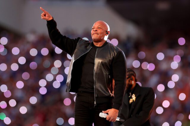 Dr. Dre Biography: Net Worth, Wife, Songs, Age, Children, Albums, Brother, Rhythm, Daughter, GTA, Health, Lyrics, Wikipedia, Height, Siblings