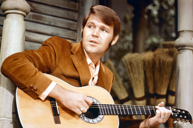 Glen Campbell Biography: Age, Net Worth, Death, Wife, Songs, Awards, Children, Height