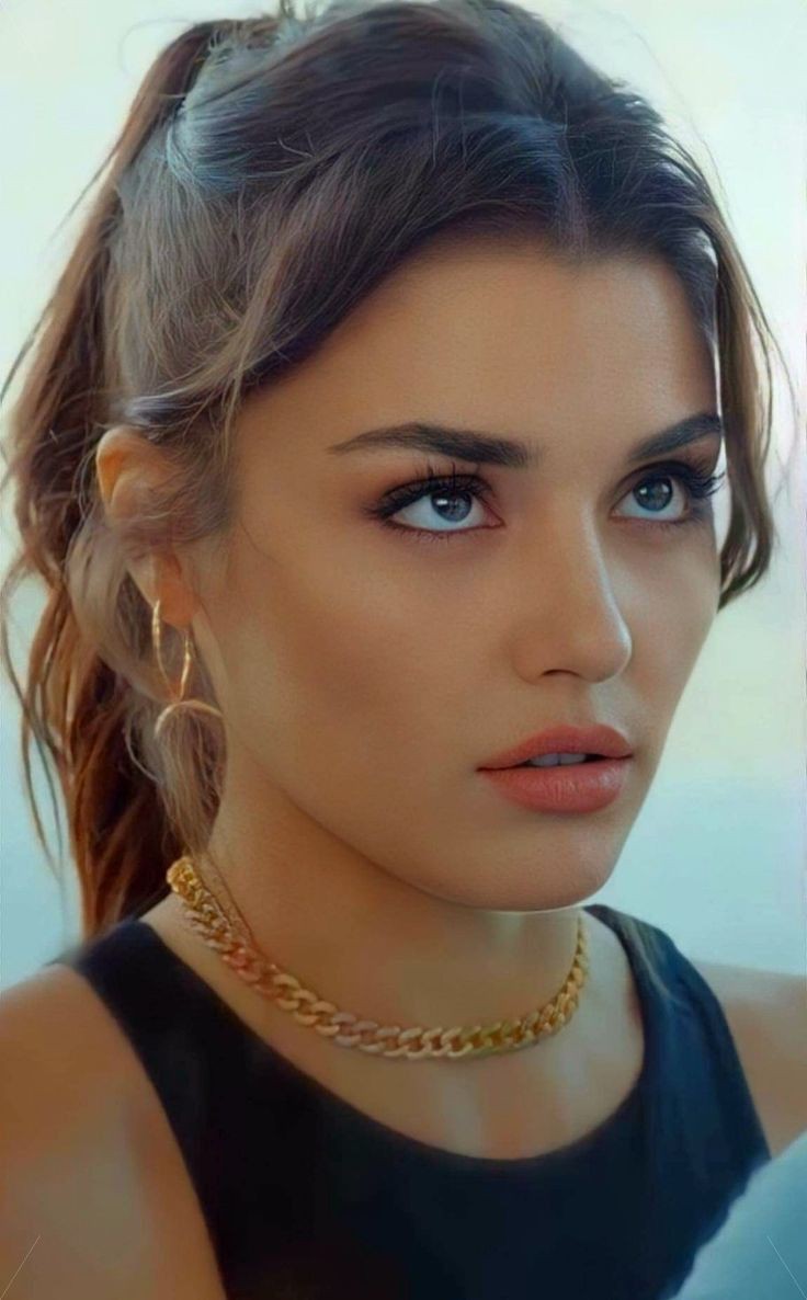 Hande Erçel Biography: Age, Net Worth, Parents, Siblings, Career, Movies, TV Shows, Awards