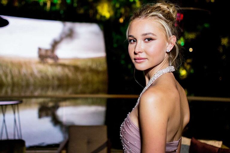 Isabel May Biography: Age, Net Worth, Boyfriend, Pictures, Movies, Instagram