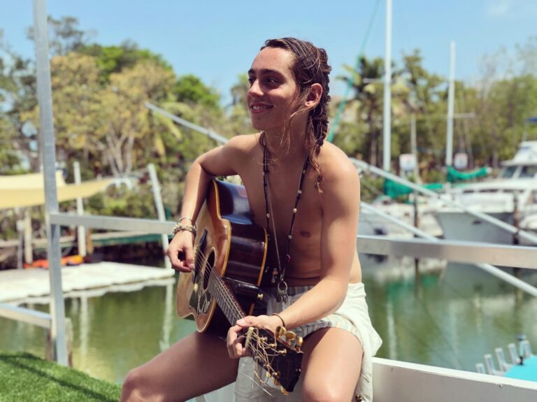 Josh Kiszka's Brother Jake Kiszka Biography: Age, Relationship, Net Worth, Girlfriend, Height, Middle Name, Songs, Brother