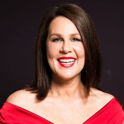 Julia Morris Biography: Age, Net Worth, Husband, Children, Parents, Siblings, Career, Movies, Awards, Wiki, Pictures