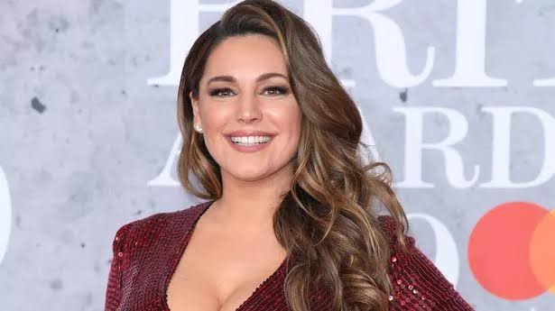 Kelly Brook Biography: Age, Net Worth, Instagram, Spouse, Height, Wiki, Parents, Siblings, Children, Career, Movies