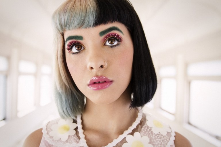 Melanie Martinez Biography: Net Worth, Songs, Boyfriend, Age, Instagram, Height, Parents, Son