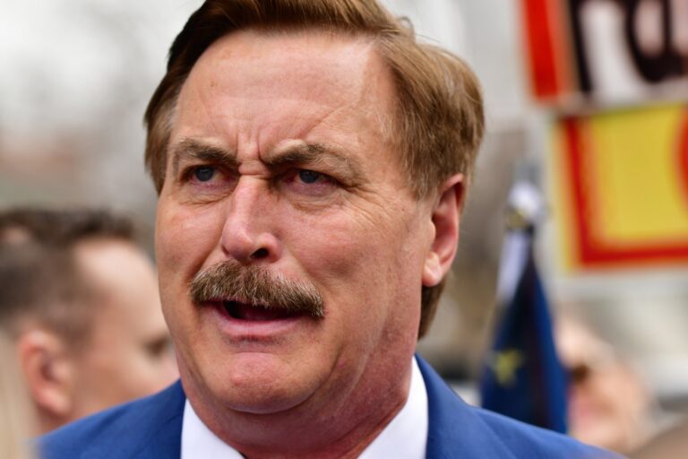 Mike Lindell Biography: Age, Wife, Children, Parents, Siblings, Wikipedia, Net Worth, Books, Controversies, Social Media