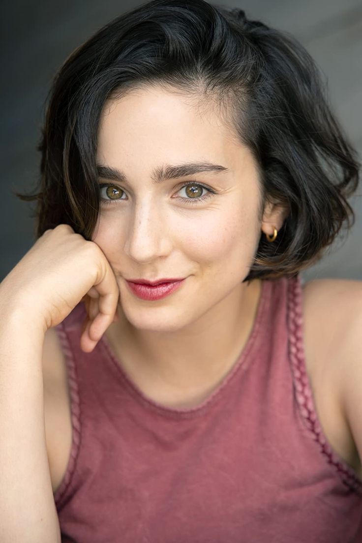 Molly Ephraim Biography: Age, Net Worth, Husband, Children, Parents ...