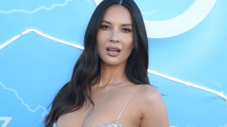 Olivia Munn Biography: Spouse, Movies, Instagram, Height, Age, Net Worth, Children, Wiki