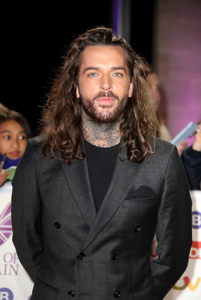 Pete Wicks Biography: Age, Net Worth, Wife, Parents, Career, Movies, Awards, Wikipedia, Images