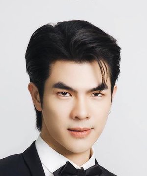 Phakphum Romsaithong Biography: Age, Family, Career, Wiki, Songs, Parents, Siblings, Spouse, Net Worth, Pictures