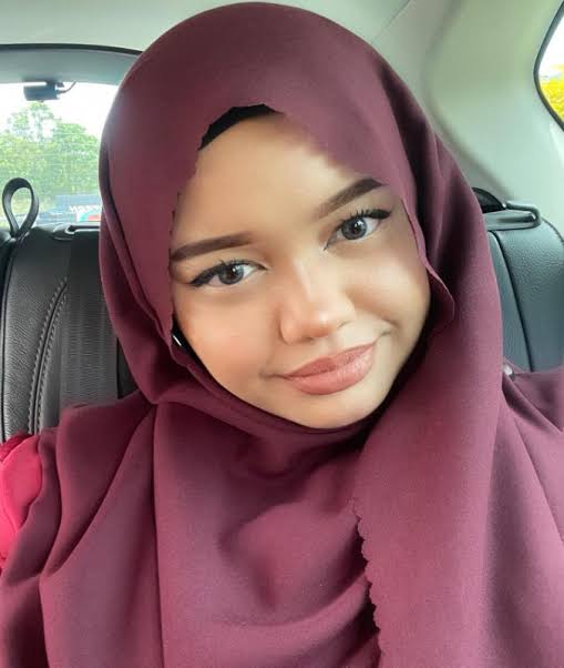 Putri Dahlia Biography: Age, Net Worth, Instagram, Spouse, Height, Wiki, Parents, Siblings, Songs, Ethnicity