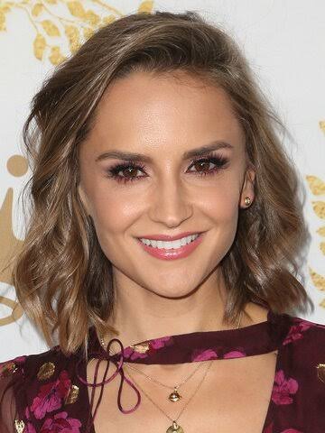 Rachael Leigh Cook Biography: Age, Net Worth, Instagram, Spouse, Height, Wiki, Parents, Siblings, Children, Career, Movies, Awards