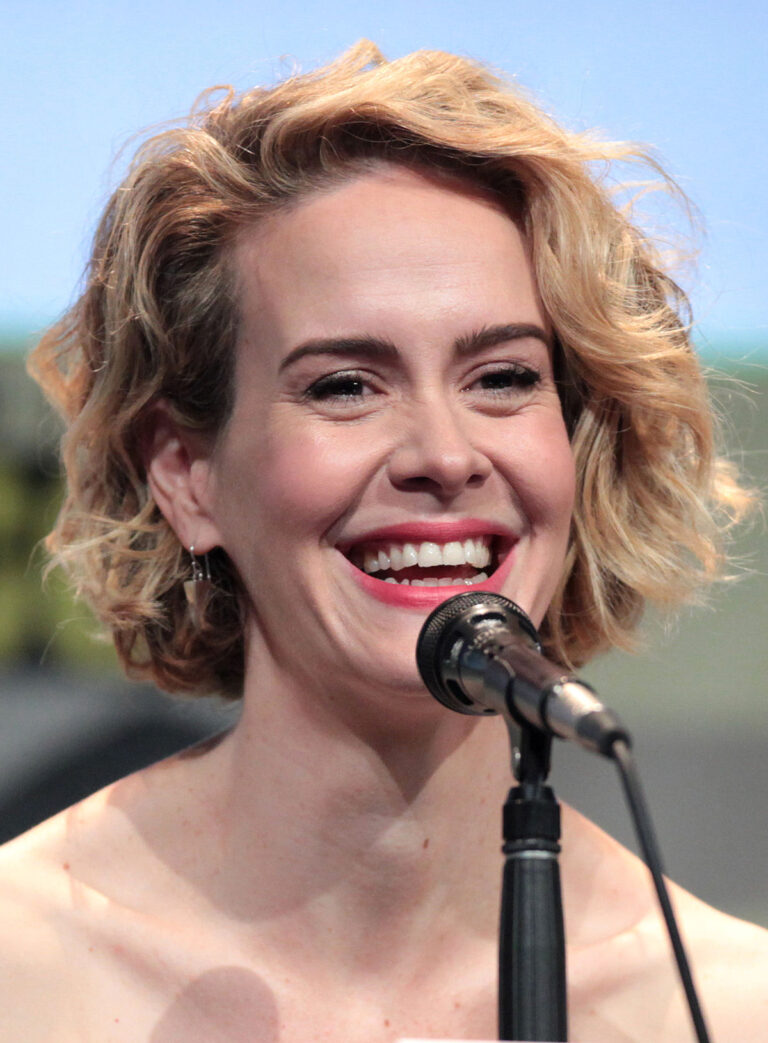 Sarah Paulson Biography: Age, Net Worth, Instagram, Spouse, Height, Movies, Awards, Wiki, Parents, Siblings,