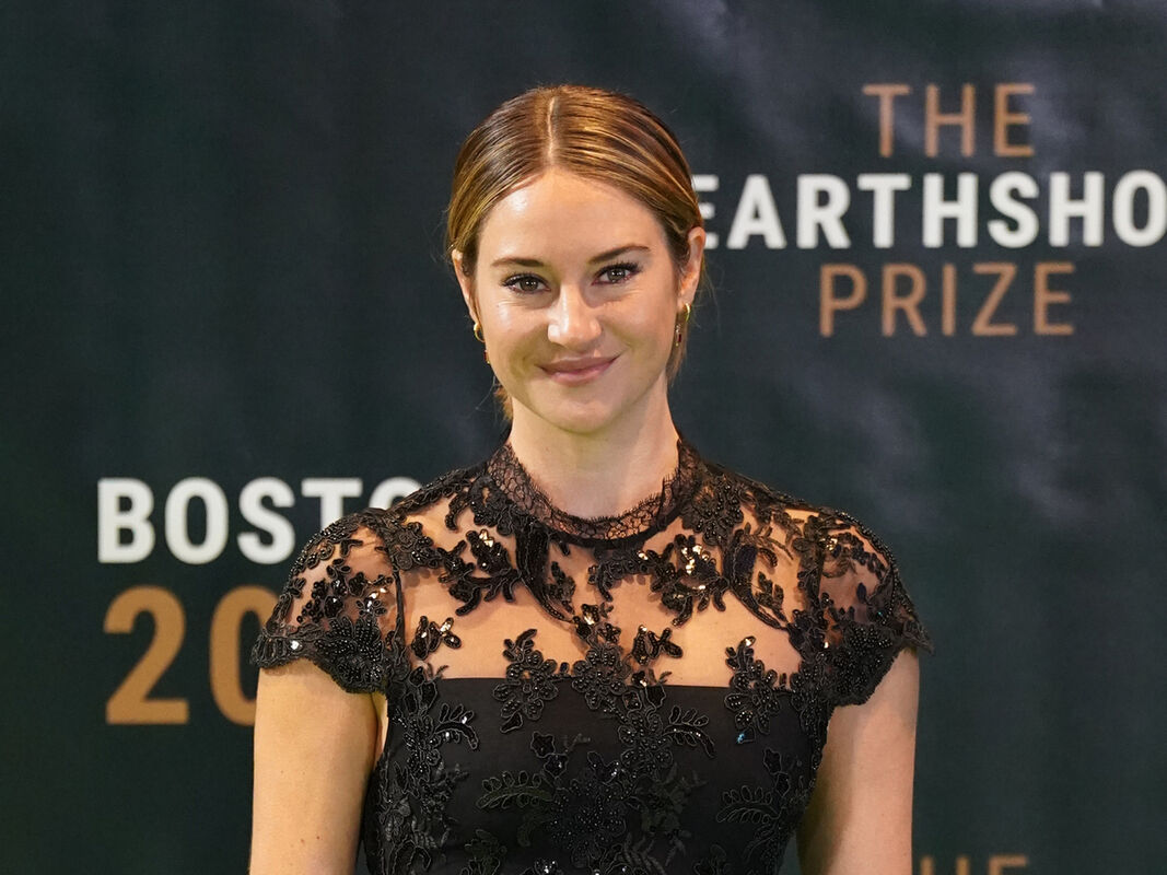 Shailene Woodley Biography: Age, Net Worth, Movies, Wiki, Boyfriend, Husband, Children, Instagram, Pictures