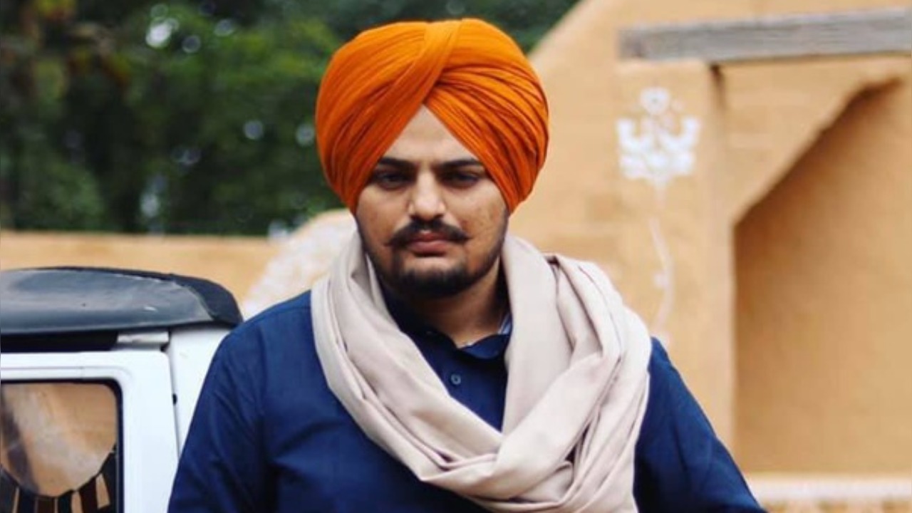 Sidhu Moose Wala Biography: Net Worth, Girlfriend, Age, Wife, Family, Real Name, Songs, Movies