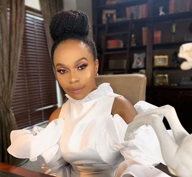 Sindi Dlathu Biography: Husband, Age, Twins, Net Worth, Wiki, Children, Salary, House, Pictures, Daughter, Hairstyle