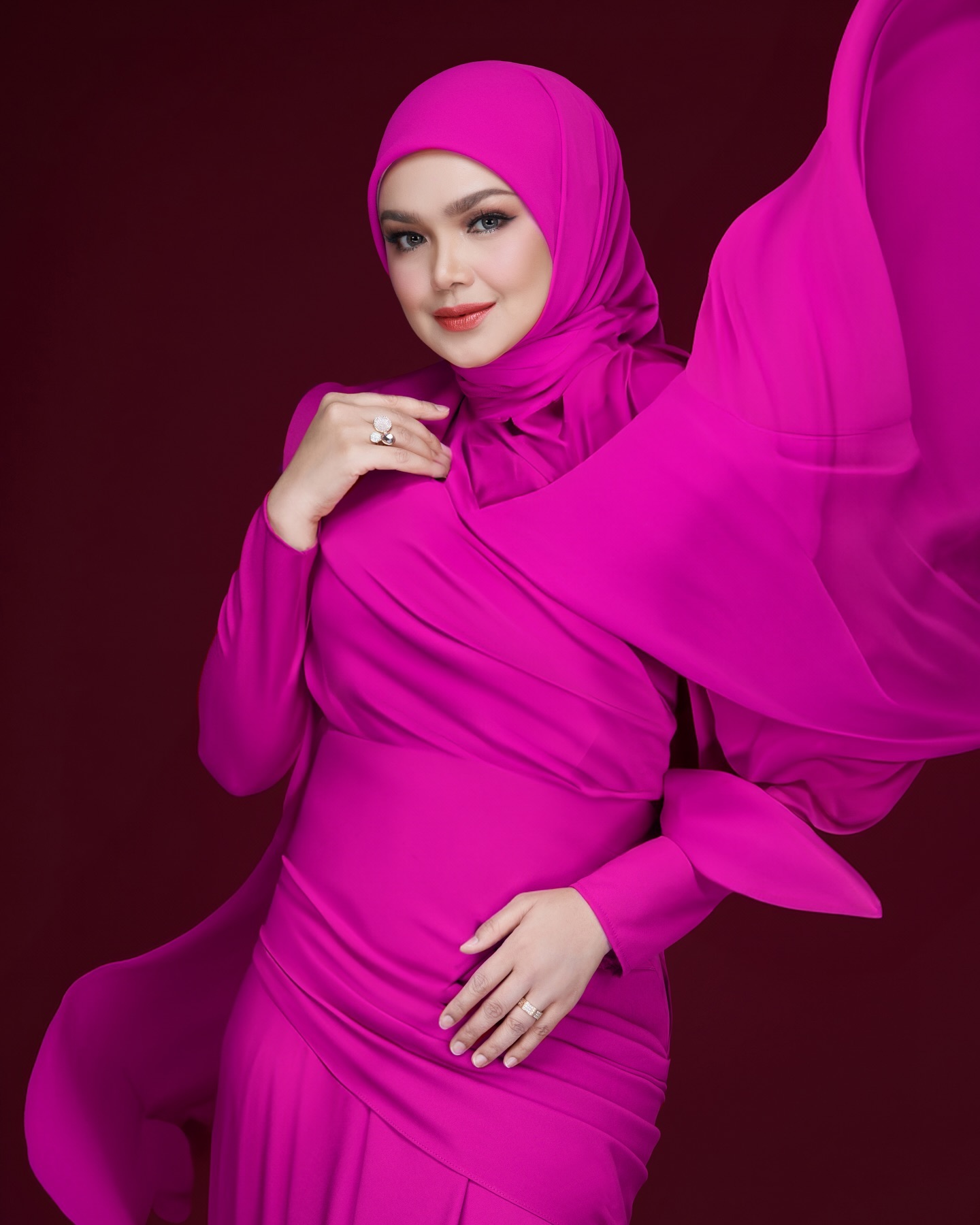 Siti Nurhaliza Biography: Age, Net Worth, Instagram, Spouse, Height, Wiki, Parents, Siblings, Children, Awards