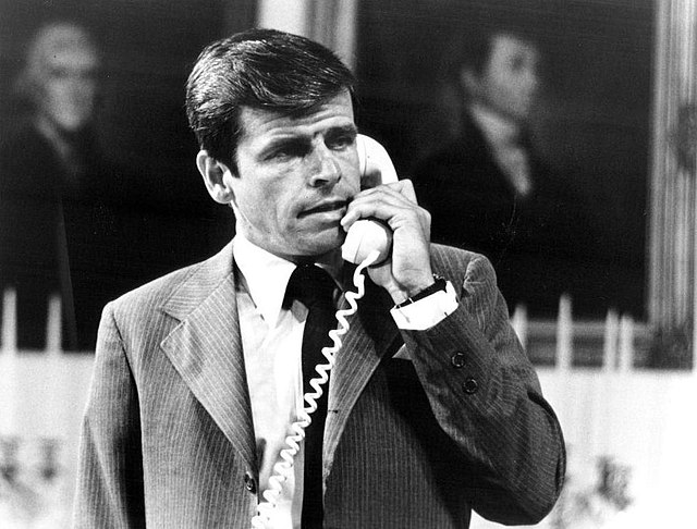 William Devane Biography: Children, Net Worth, Wife, Age, Movies, Instagram, Wikipedia