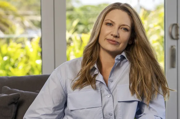 Anna Torv Biography: Instagram, Spouse, Height, Wikipedia, Parents, Movies, Age, Net Worth